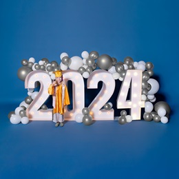 Lighted Year Photo Prop Kit - Silver/White